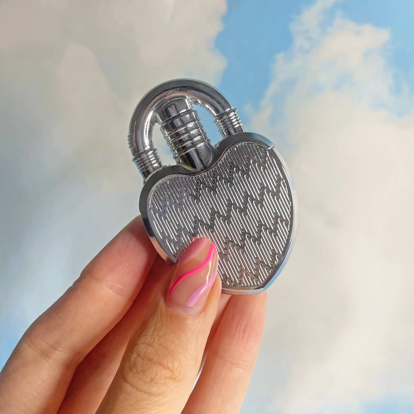 Heart Lock Lighter- Silver - Image 2