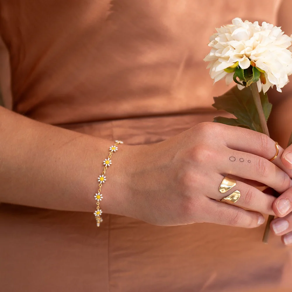 Daisy Chain Bracelet - Image 2