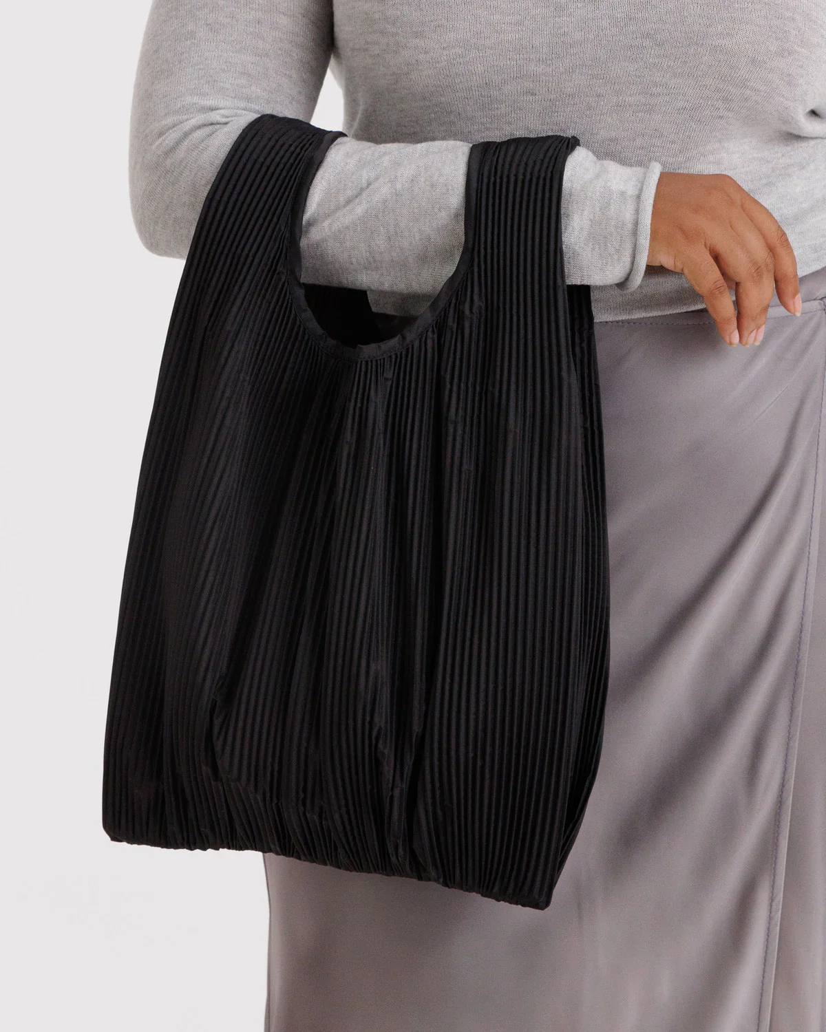 Pleated Baggu- Black - Image 3