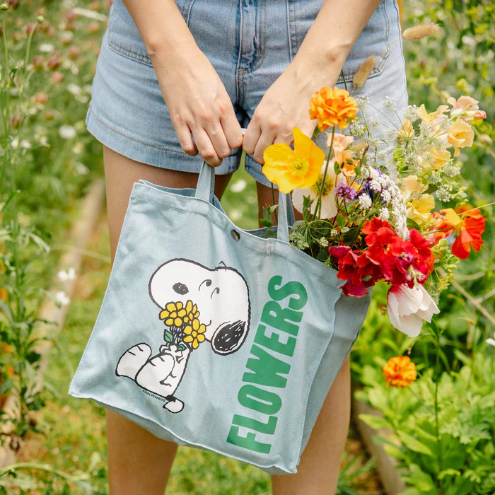 Snoopy Flowers Vintage-Style Market Tote - Image 3
